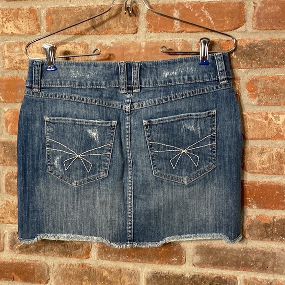 Elle Sz 2 distress jean skirt - Picture 6 of 8